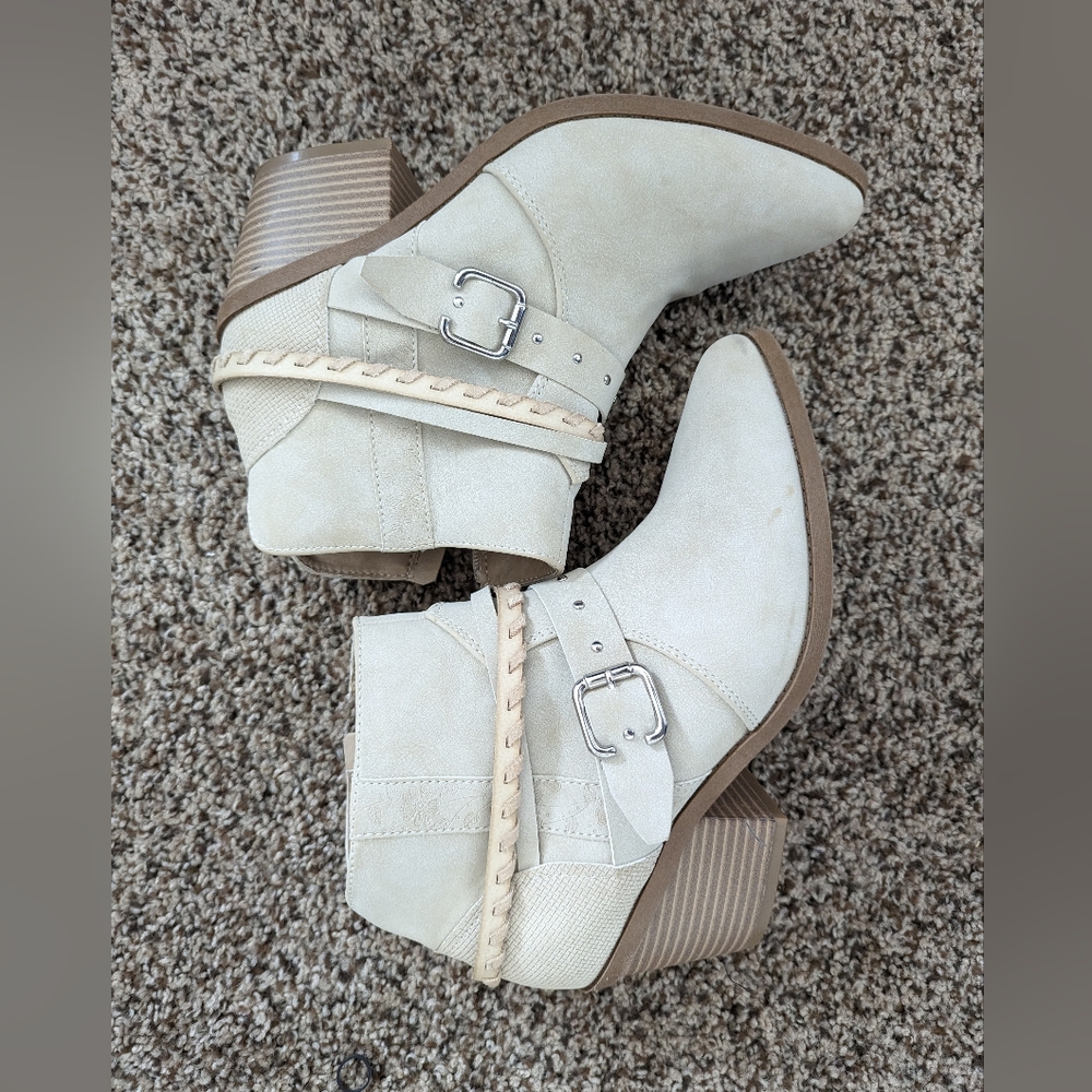 Maurices Booties Size 8